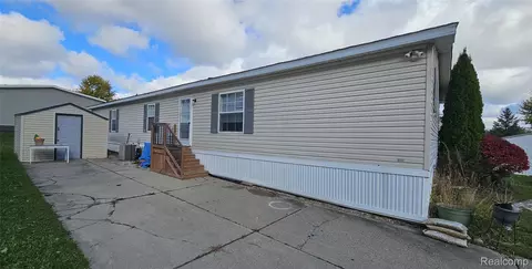 9481 Andrew Ct, Springfield, MI 48350