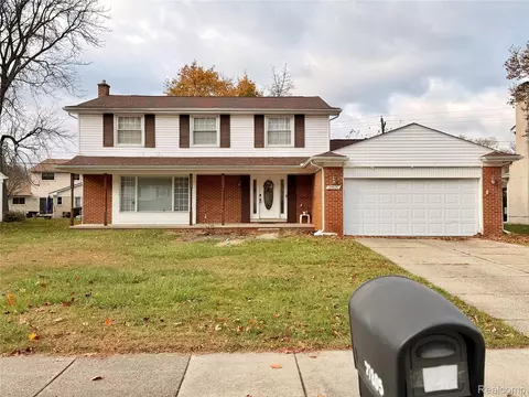 27805 Arlington Dr S, Southfield, MI 48076