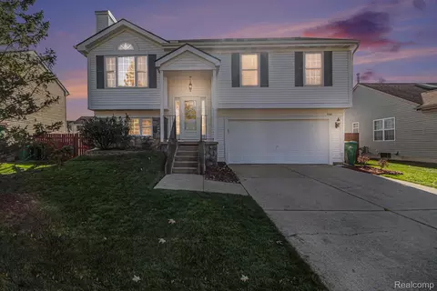 7232 Cypress Pointe Dr, Ypsilanti, MI 48197