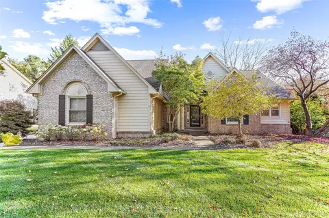 7185 Aaronway Dr, West Bloomfield, MI 48324