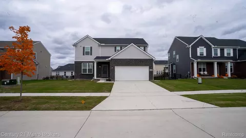 24863 Beach Dr, Macomb, MI 48042