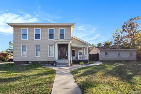 512 E Main St, Pinckney, MI 48169