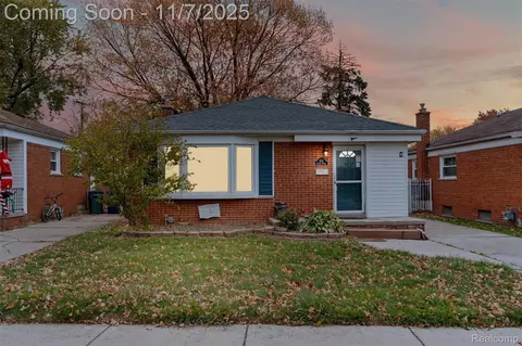 3121 Laclede St, Lincoln Park, MI 48146