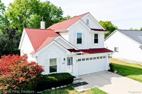 8543 Barrington Dr, Ypsilanti, MI 48198