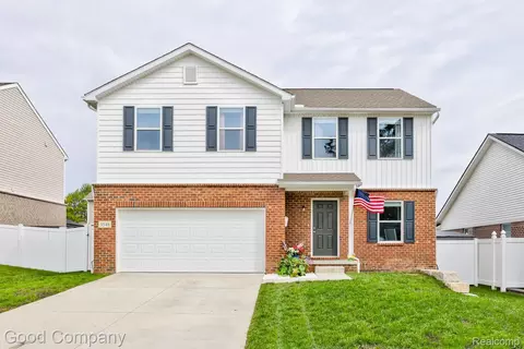 3548 Woodmont Ave, Trenton, MI 48183