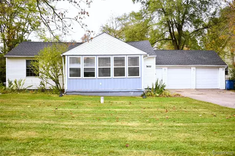 7400 Lawrence St, Grand Blanc, MI 48439