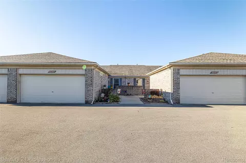 50283 Highpoint Ct, Macomb, MI 48044