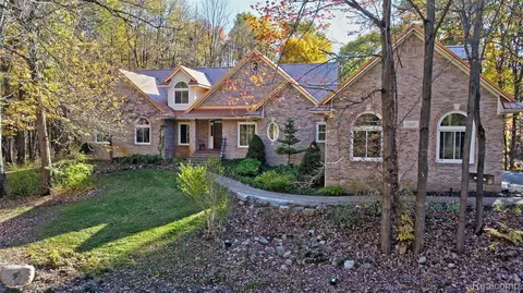 1320 Hosner Rd, Addison, MI 48370