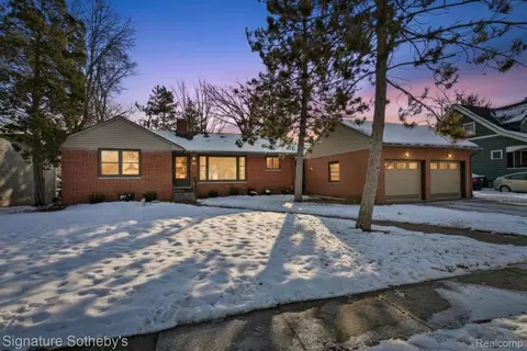 543 Hartsough St, Plymouth, MI 48170
