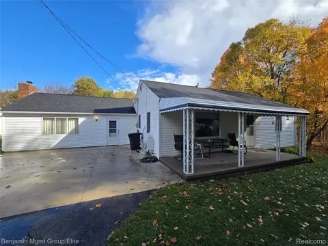 151 S Mapleleaf Rd, Lapeer, MI 48446