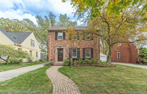 2432 Maplewood Ave, Royal Oak, MI 48073