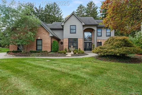 11431 Sandalwood Dr, Plymouth, MI 48170