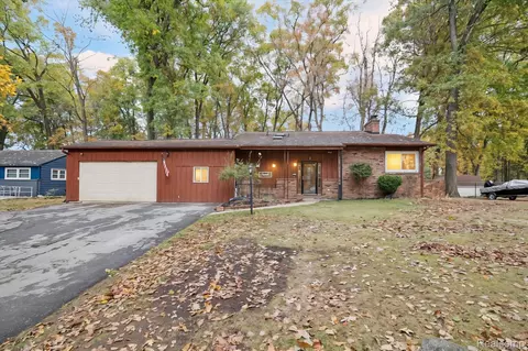 3316 W Franklin St, Jackson, MI 49203
