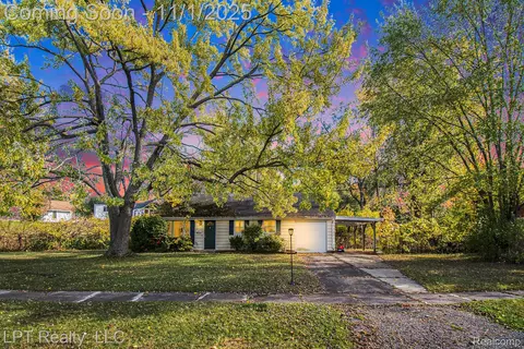 1130 Norwood Rd, Lansing, MI 48917