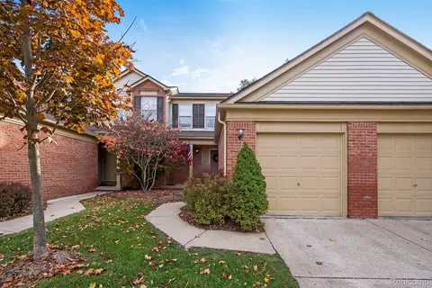 3129 Village Cir, Ann Arbor, MI 48108