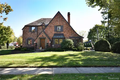 32470 Norchester St, Beverly Hills, MI 48025