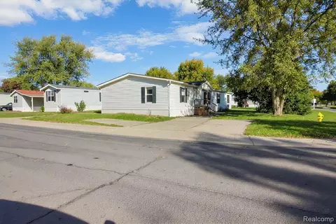 85 Oak Rdg, Monroe, MI 48161