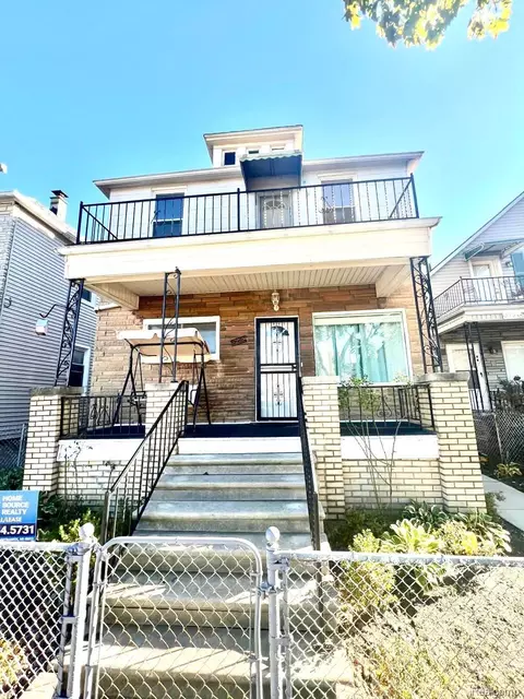 2932 Evaline St, Hamtramck, MI 48212