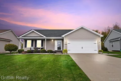 8104 Eagle Ridge Ln, Handy, MI 48836