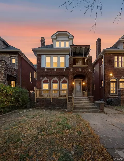 3251 Fullerton St, Detroit, MI 48238