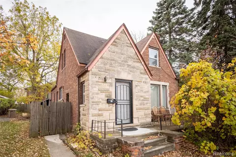 331 Elizabeth Lake Rd, Pontiac, MI 48341