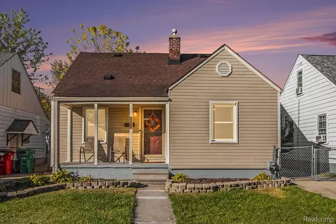 22031 Donald Ave, Eastpointe, MI 48021