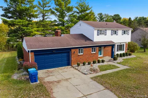 1408 N Bridge St, Linden, MI 48451