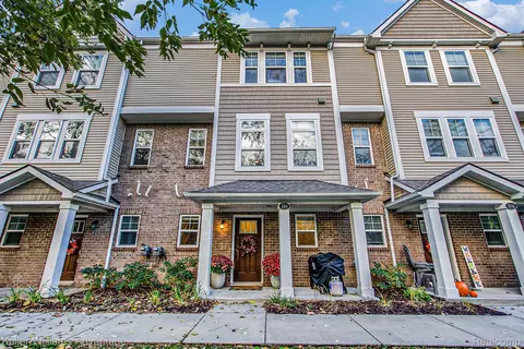 594 Anne Ave, Brighton, MI 48116