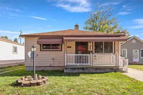 4915 Raymond Ave, Dearborn Heights, MI 48125