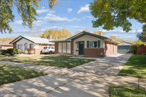 4943 Pardee Ave N, Dearborn Heights, MI 48125