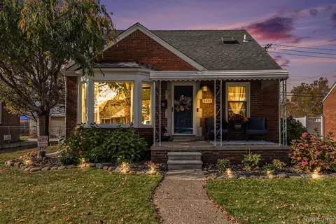 1428 13th St, Wyandotte, MI 48192