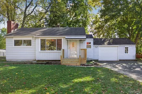 4227 Lanette Dr, Waterford, MI 48328