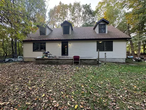 2627 Logging Trail Trl, Brighton, MI 48114 photo 1