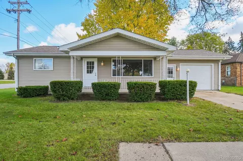 4994 N Michigan Ave, Saginaw, MI 48604