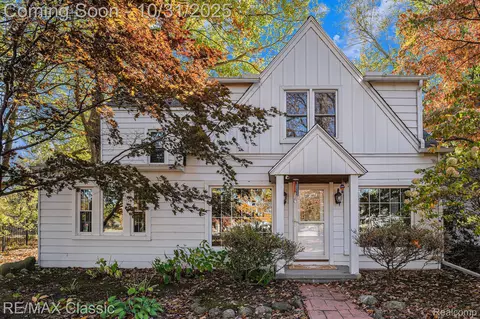 27501 W Chicago St, Livonia, MI 48150