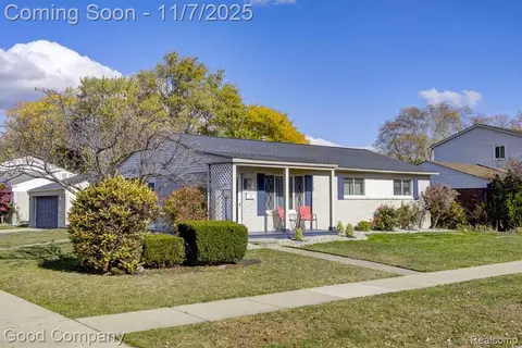 583 Manchester St, Madison Heights, MI 48071