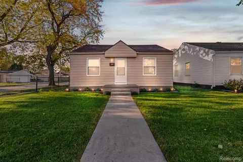 1807 Morris Ave, Lincoln Park, MI 48146