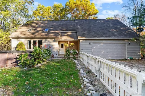 12266 Lillie Rd, Argentine, MI 48418