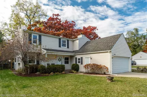 19625 Clement Rd, Northville, MI 48167