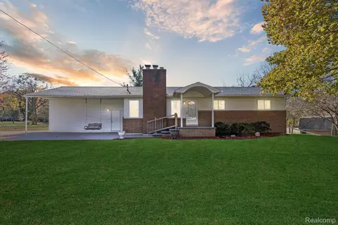 15016 East Rd, Maple Grove, MI 48457