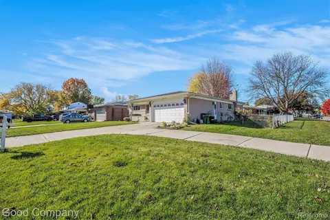 35461 Young Dr, Clinton Township, MI 48035