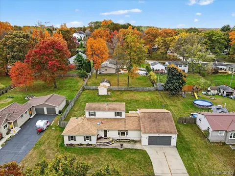 5621 Delmas Rd, Independence, MI 48348