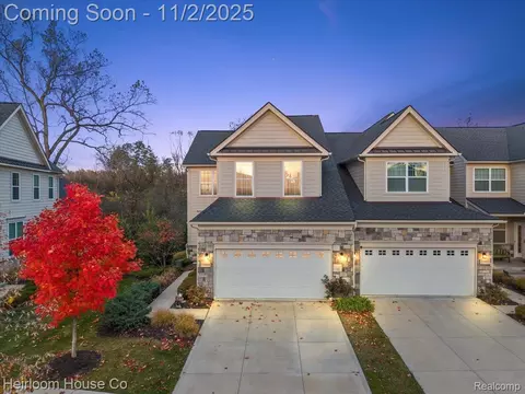 23956 Seminole Ct, Novi, MI 48375