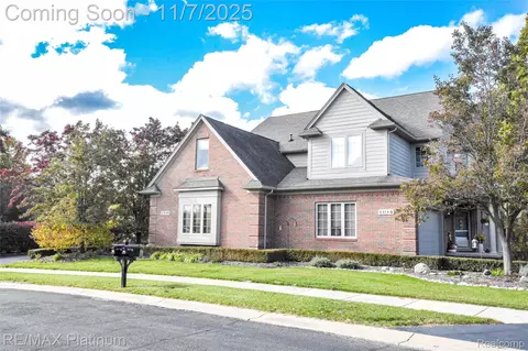 1198 Alissa Marie Dr #1, Highland, MI 48357
