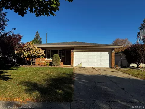 14599 Joanise Dr, Sterling Heights, MI 48312