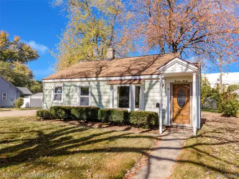 1330 Junction St, Plymouth, MI 48170