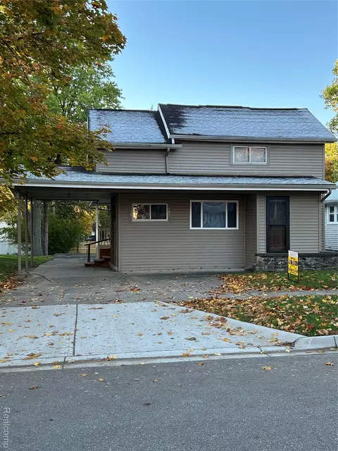 689 W Lincoln St, Caro, MI 48723