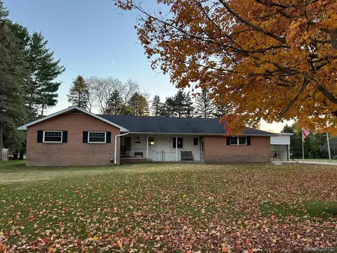 921 Saginaw St, Vassar, MI 48768