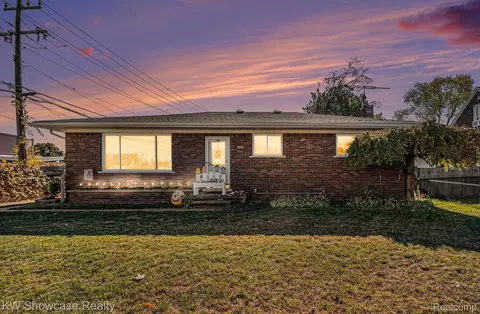4054 Capitol Ave, Warren, MI 48091