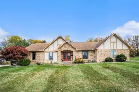 859 Boutell Dr, Grand Blanc, MI 48439